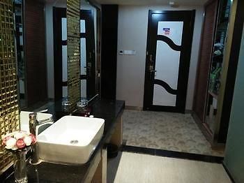Provence Garden Hotel Ухань Экстерьер фото