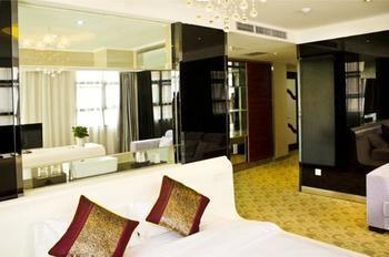 Provence Garden Hotel Ухань Экстерьер фото