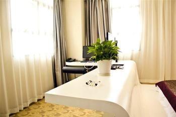 Provence Garden Hotel Ухань Экстерьер фото